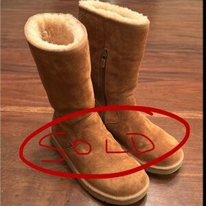 SOLD - UGG Celvin for Women - 8